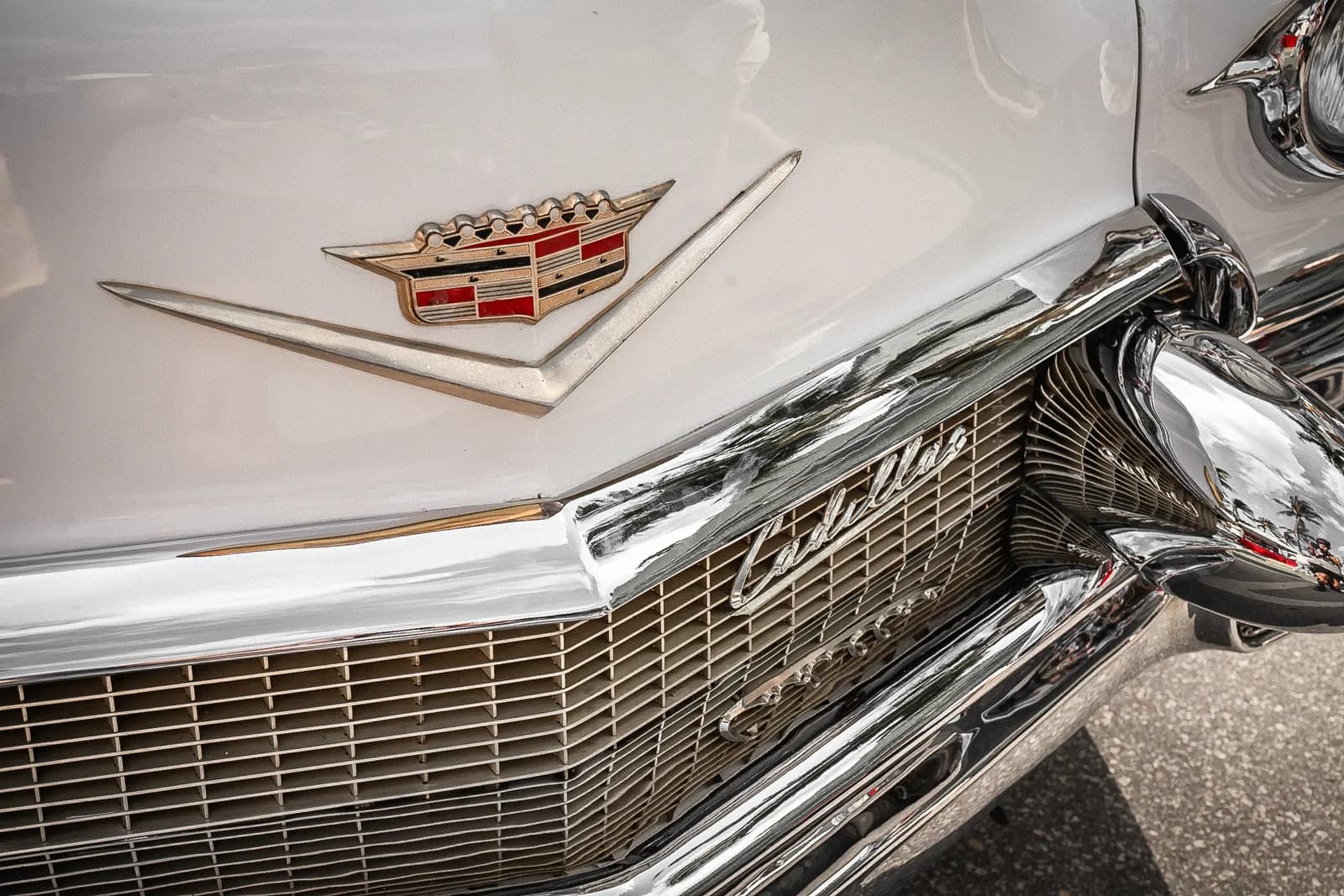 Cadillac Eldorado — crest emblem