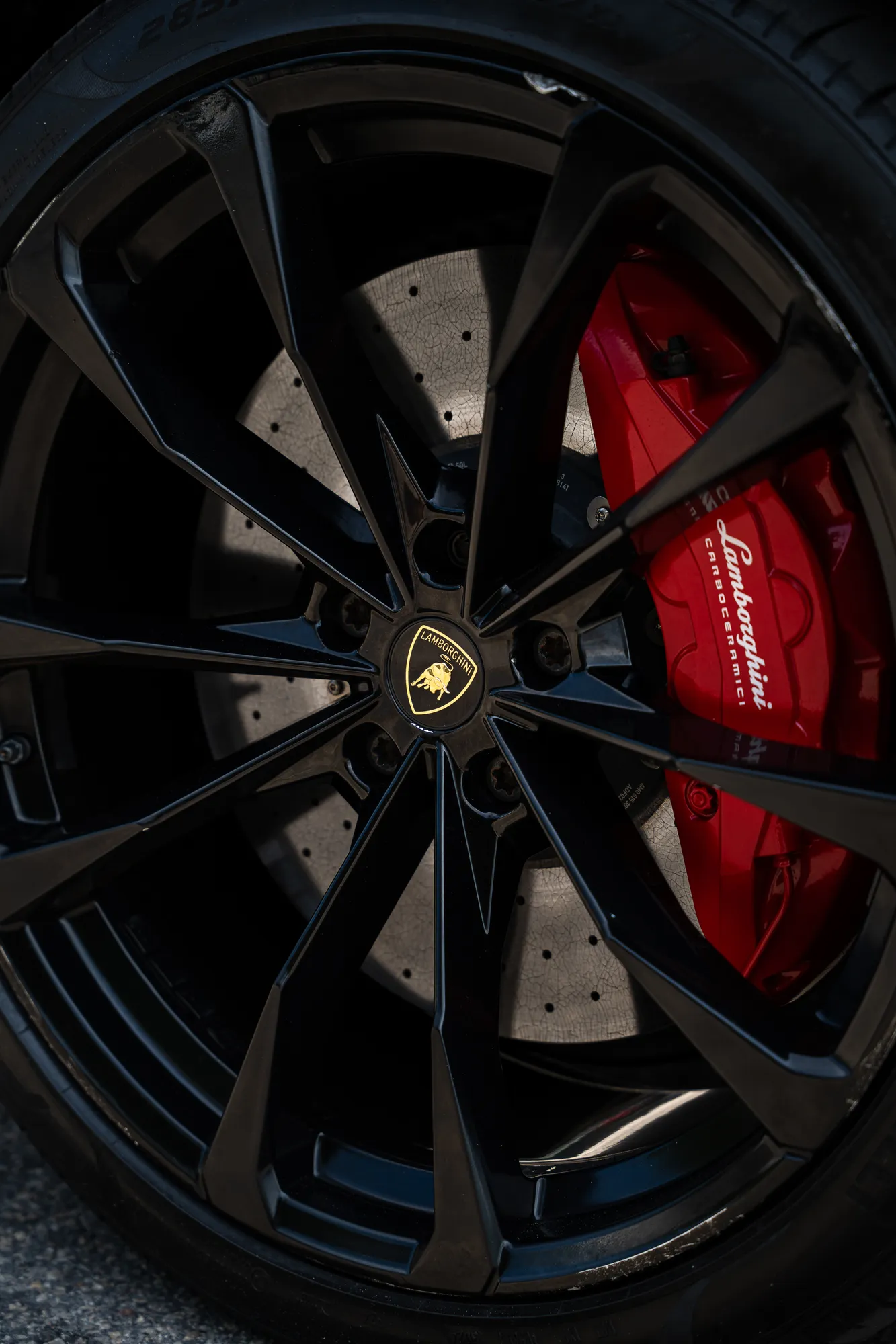 Lamborghini Urus — red brake caliper detail