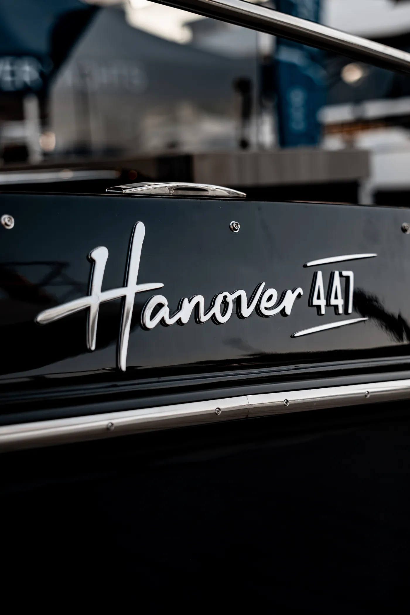 Hanover 447 — script branding on the hull