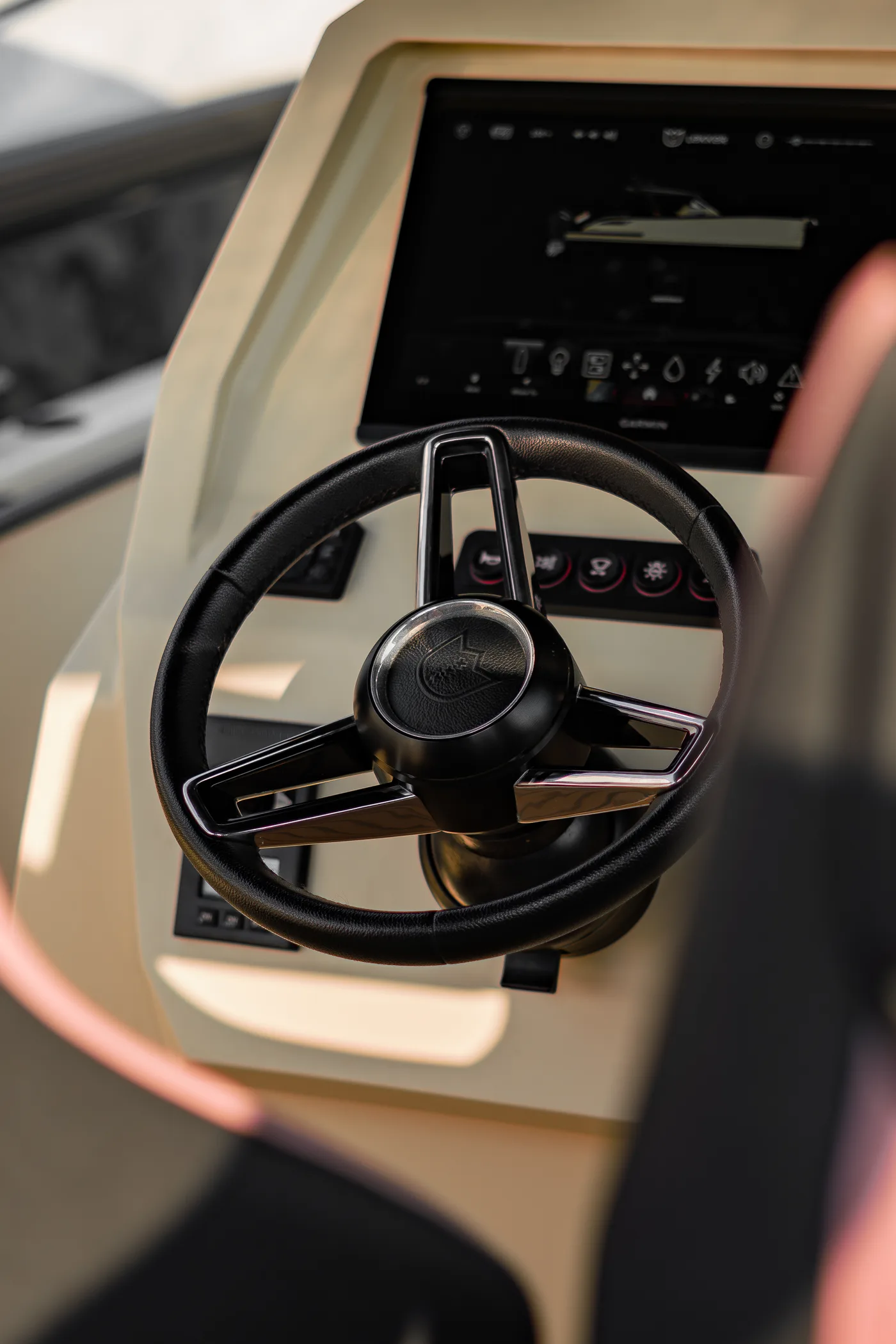 Lekker — helm wheel and touchscreen dash